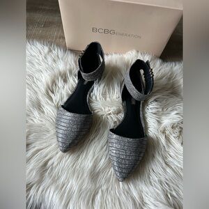 BCBGeneration Tilda Ballet Flat Women 8M leather gray snakeskin ankle strap NEW